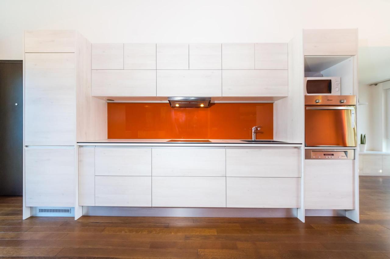Queen Beach Apartments Nin Bagian luar foto