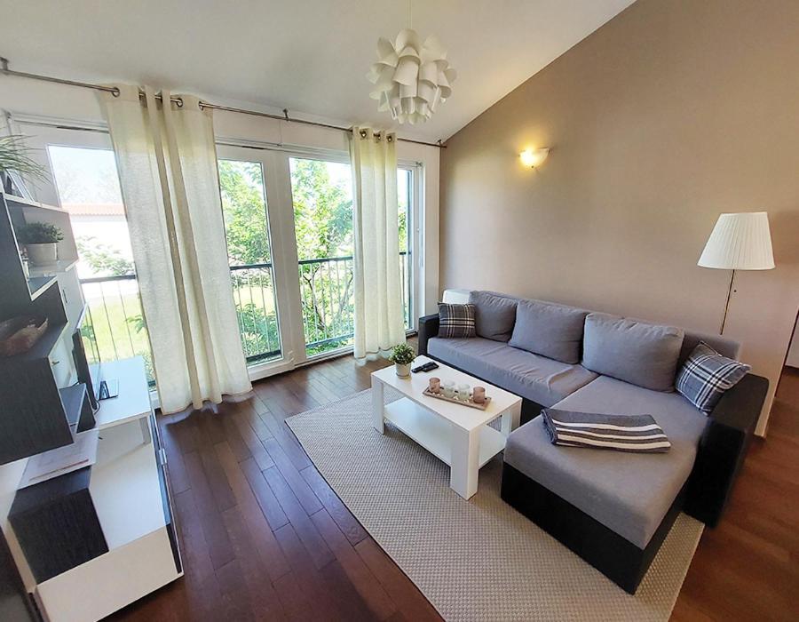 Queen Beach Apartments Nin Bagian luar foto